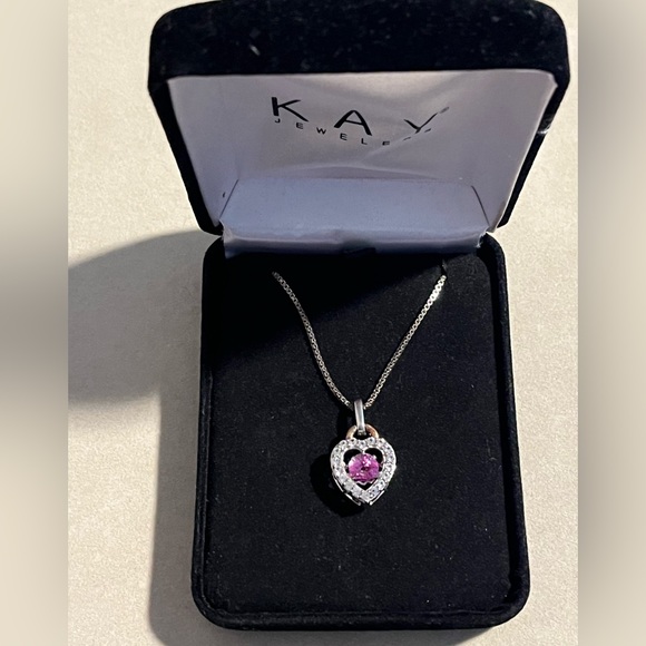 Kay Jewelers Dancing Diamond necklace